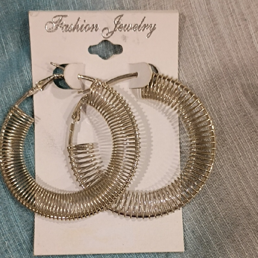 💜Source Unknown Twisted Silver Hoop Earrings